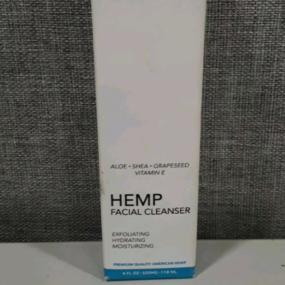 Bela vi hemp facial cleanser - Picture 2 of 5